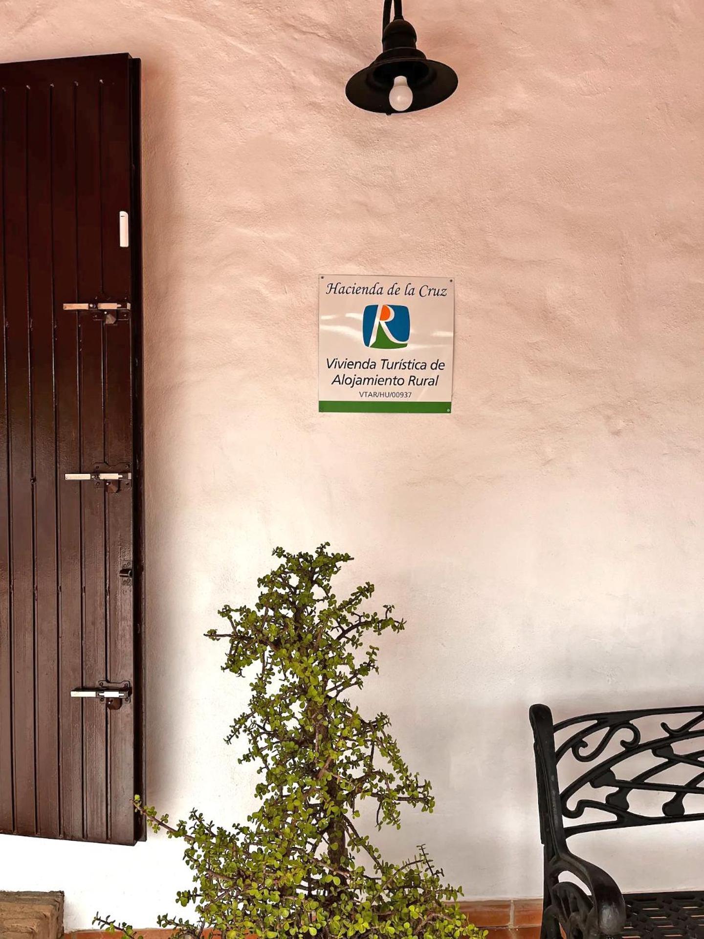 Hacienda De La Cruz *